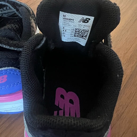 New Balance 680v6 Toddler size 5 - Picture 2 of 4
